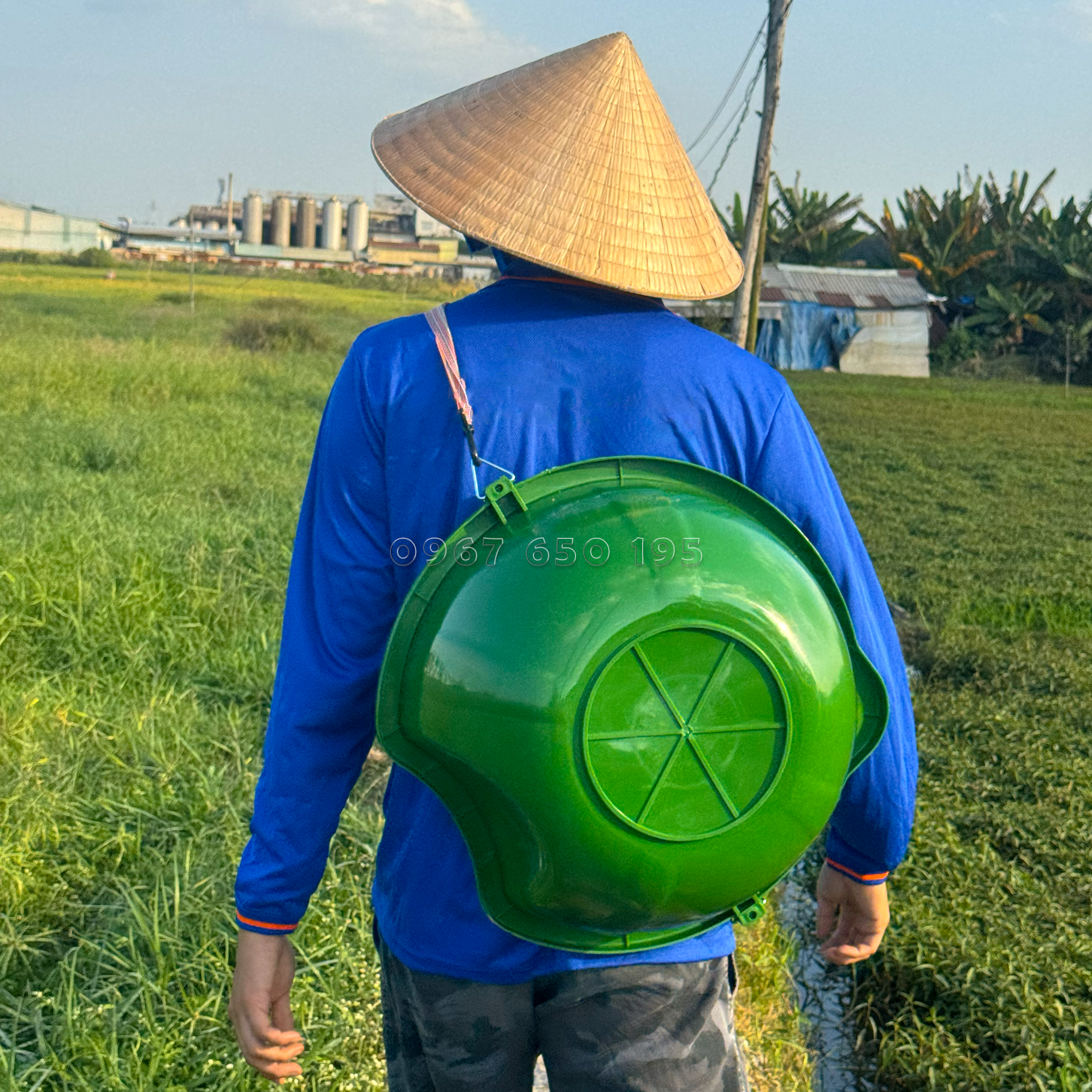Thau nhựa rải phân bón chất lượng cao